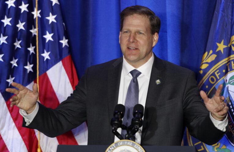 Sununu bringing back New Hampshire state employees to offices